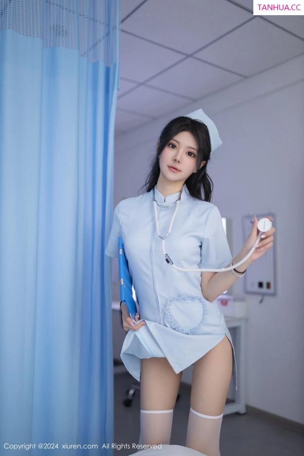   [XiuRen]高清写真图 2024.04.12 No.8389 幼幼 丝袜美腿第9张图片